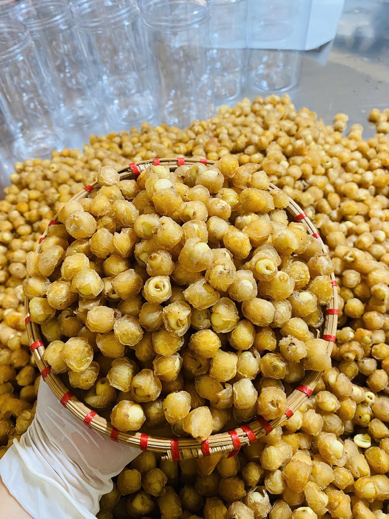 Long nhãn ôm sen – Hằng Thưởng (Loại đặc biệt)