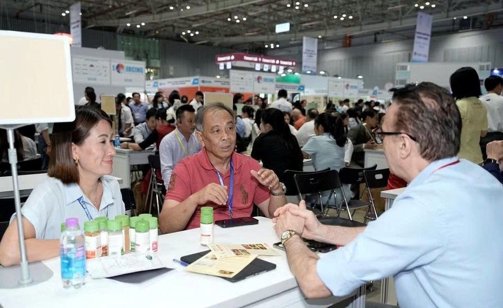 Giao lưu tìm hiểu đối tác, thị trường trong khuôn khổ Chuỗi sự kiện “Kết nối chuỗi cung ứng hàng hóa quốc tế” (Vietnam International Sourcing 2026). Ảnh: BTC